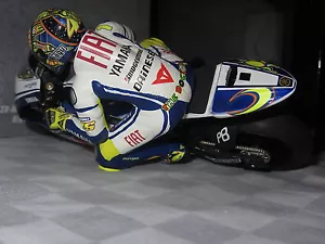 1/12 MINICHAMPS FIAT YAMAHA ROSSI BIKE AND FIGURE VALENCIA 2009 LIMITED EDITION - Picture 1 of 13
