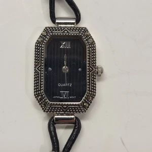 Orologio da polso donna al quarzo quadrante e cinturino nero con lunetta argento design - Foto 1 di 9