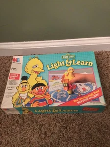 Vintage 1991 Milton Bradley Sesamstraßenlaterne & Buchstaben- und Zahlenspiel lernen - Bild 1 von 8