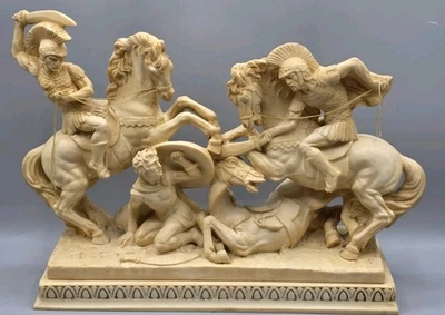 ВИНТАЖНАЯ большая скульптура с подписью A. SANTINI «Сражающиеся римские кавалеристы» — итальянская - Изображение 1 из 4