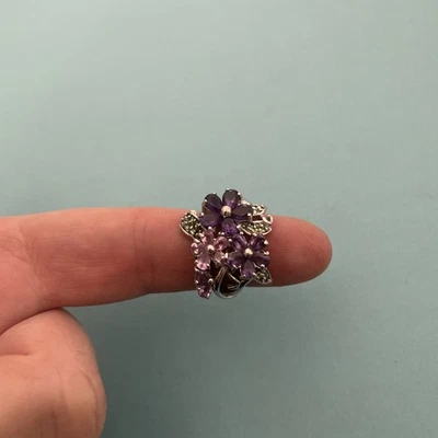 Anillo de plata de ley con múltiples piedras preciosas tamaño 7 circonitas  Foto 1 de 3