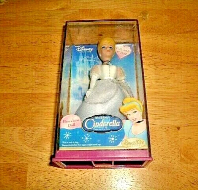 WALT DISNEY CINDERELLA  PORCELAIN DOLL  5" - 2005 - BRASS KEY KEEPSAKE - NEW - Image 1 of 4
