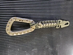 OD Cordino Paracord Verde Coyote Marrone con Moschettone Stile ITW Gancio Girevole Gancio Gancio - Foto 1 di 1