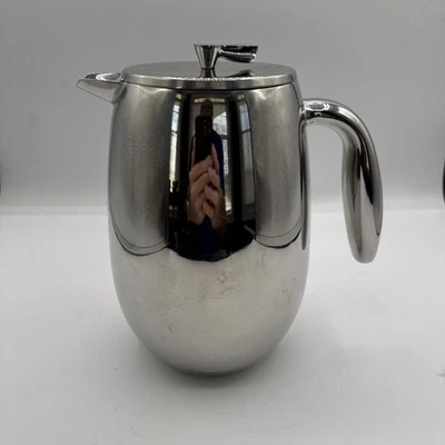 Ingeniería de prensa francesa/cuerpo diseñado por C. Jorgensen Foto 1 de 4