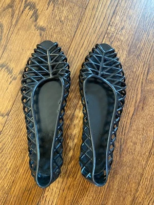 Женские черные желе туфли размер 9 решетка плоскостях сандалии American Eagle C. 2010-х - Изображение 1 из 4