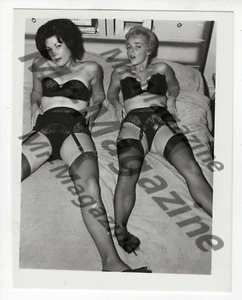 Vintage Risqué Pinup B&W 4"x5" Sexy Cheesecake Blonde & Brunette Lingerie XL-16 - Picture 1 of 1