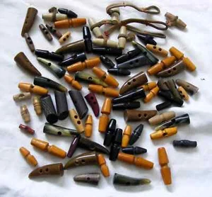 80 WOODEN, PLASTIC & IMITATION HORN DUFFLE COAT/CARDIGAN TOGGLE BUTTONS - Picture 1 of 2