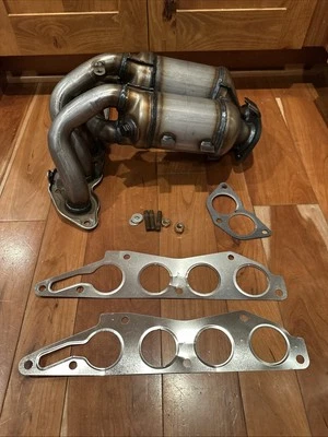 Catalytic converter For MITSUBISHI GALANT 2004 2005 2006 2007 2008-2012 2.4L - Image 1 of 4