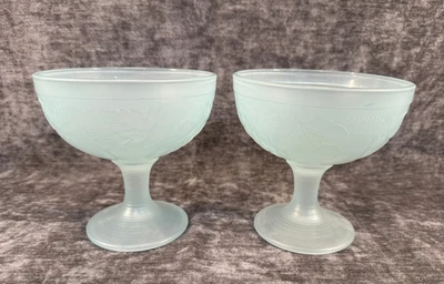 Vintage Frosted Glass Pastel Green Sea Glass Fruit Ice Cream Dessert Bowl France - Image 1 of 4
