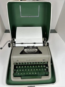 Royal “Quiet De Luxe” Portable Typewriter W/Case/Tested/Works Correctly Vintage - Picture 1 of 11