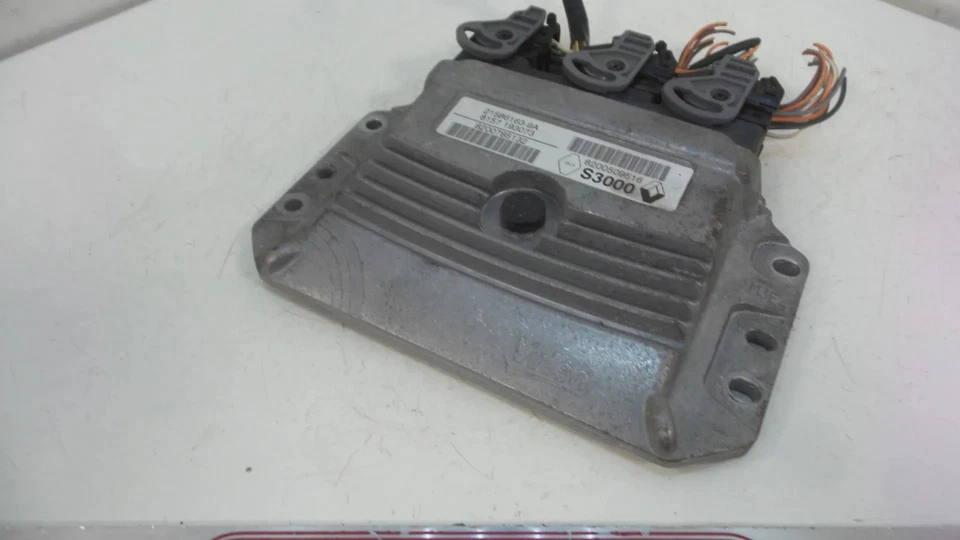 CENTRALINA INIEZIONE Renault Megane II Grandtour (KM) 2008 8200785132 / 21586163 - Immagine 1 di 1