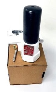 Emerson Fisher C407-10-08 1 1/4" WCC Steel Internal Valve, Straight-Thru Body - Picture 1 of 5