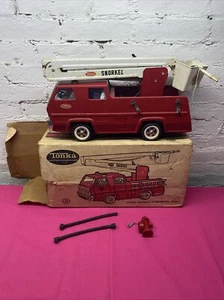 TONKA SCHNORCHELPUMPE FEUERWEHR 17" LKW #2950 mit FEUERWEHR WASSERSCHLAUCH OVP - Bild 1 von 24