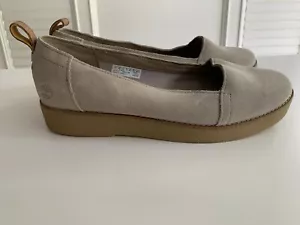 Zapatos sin cordones para mujer Timberland talla 9,5 M gamuza crema bronceada A2046 - Imagen 1 de 7