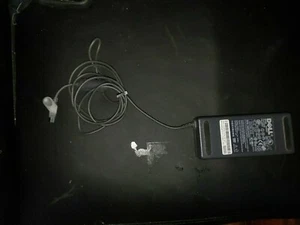 Adaptador de CA Dell (modelo AA20031) - Imagen 1 de 3