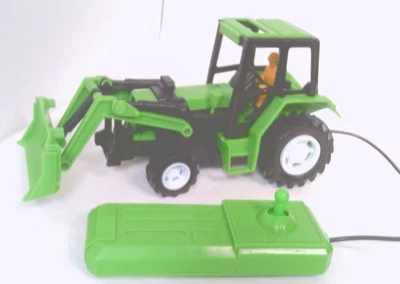 ✅ Remote Controlled~Green~Toy~Tractor~Battery Operated - Image 1 of 4
