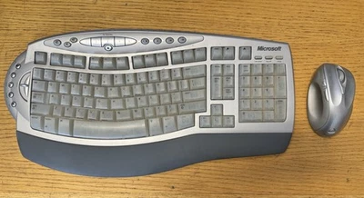 Microsoft Wireless Comfort Keyboard 4000 Gray Silver keyboard & mouse only - Image 1 of 4