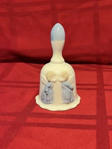 TREASURE MASTERS KISSING ANGELS PORCELAIN BELL HANDCRAFTED IN JAPAN - Picture 1 of 10