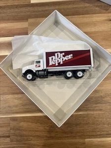 Winross Dr Pepper Straight Van Diecast 1/64 Scale Vintage Truck New In Box - Picture 1 of 3