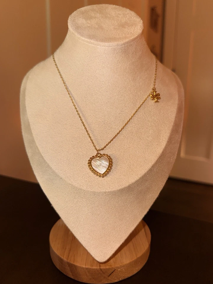 Colar de coração de madrepérola Tory Burch - Imagem 1 de 3