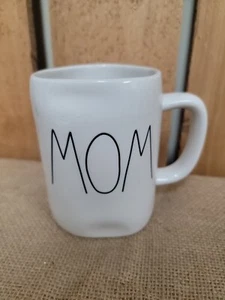 RAE DUNN MOM WEISSE KAFFEETASSE TASSE MUTTER von Magenta - Bild 1 von 3