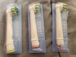 3 New Oral-B Replacement Electric Toothbrush Heads 4 704 132-00 - Picture 1 of 4