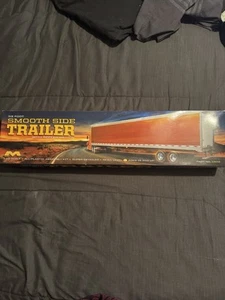 1/25 Moebius Great Dane Smooth Side Semi Trailer Model Kit - Picture 1 of 2