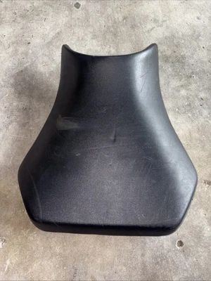 Front Driver Rider Seat Fit For YAMAHA YZF R1 YZFR1 YZF-R1 2002-2003 02 03 Black - Image 1 of 4