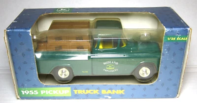 1992 ERTL JOHN DEERE MIDLAND IMPLEMENT 1955 GREEN CHEVY PICKUP TRUCK BANK 1/25  - Image 1 of 4