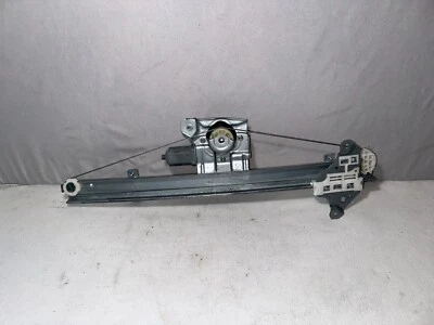 Nissan Rogue 2017-2020 regulador de ventana lateral delantero derecho con motor OEM Foto 1 de 4