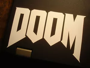 Pegatina de vinilo Doom ID Software corte contorno - blanca - FPS Fan Art - Imagen 1 de 2