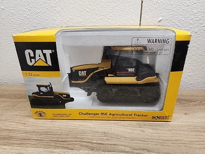 Norscot Caterpillar Challenger 95E Agricultural Tractor  1/32 55001 - Image 1 of 4