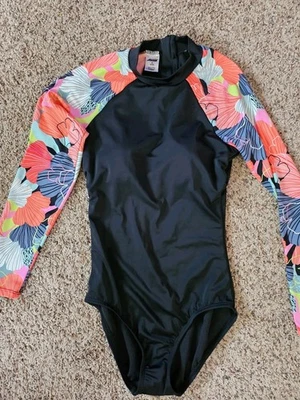 Traje de baño Avia One Piece Rash Guard pequeño negro floral FPS 50+ para mujer 4-6 (bxB) Foto 1 de 4