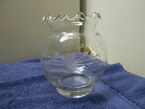 Florero floral con borde con volantes con cuenco rosa cristal grabado Princess House "Heritage" - Imagen 1 de 6