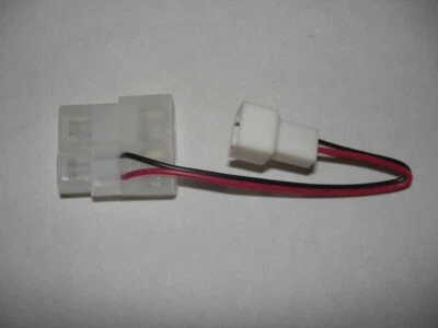 Adapterstecker für Gehäuselüfter Netzteil -> 3pin Molex - Bild 1 von 2