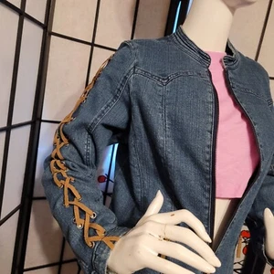 LAL (LIVE A LITTLE) LADIES WASHED SHORT DENIM JACKET WITH CAMEL SUEDE DESIGNED - Picture 1 of 17