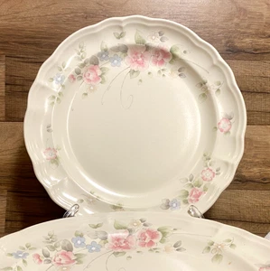 SET OF 4 - PFALTZGRAFF TEA ROSE - 10 3/8" SCALLOPED DINNER PLATES - Picture 1 of 5