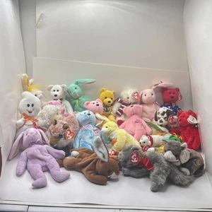 Ty Beanie Babies Lote de 20+ Osos Surtidos Conejitos Perros Gatos Ardillas Zorros - Imagen 1 de 4