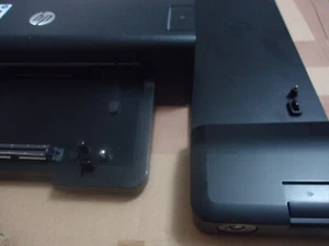2X HP DOCKING STATIONS(DIB HP ULTRASLIM DOCKING STATION+HP DOCKING STATION) - Picture 1 of 11