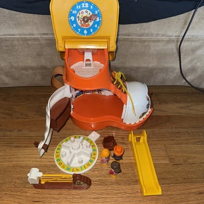 火柴盒复古 70 年代 Live N Learn Play 靴子屋带时钟 — 第 1/4 张图片