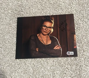 Foto autógrafa firmada por DEDEE PFEIFFER 8x10 SEXY BIG SKY BAS BECKETT B - Imagen 1 de 1