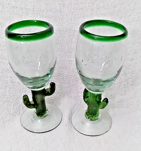 Vintage Set Of 2 Hand-Blown Wine/Water Glasses Green CACTUS Base 7" - Picture 1 of 7