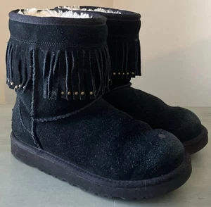 UGG Sz 2 Youth Girls Black Suede Short Fridge Pull On Boots 1006430K - Picture 1 of 11