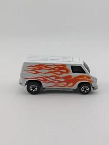 Hot Wheels 1974 Blackwall Super Van White Red And Orange Flames - Picture 1 of 6