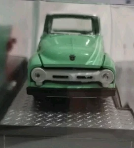 Camioneta pickup Ford F100 1956 M2 Machines Coca Cola nueva escala 1:64 Limited E - Imagen 1 de 6