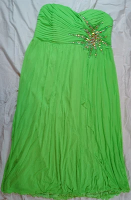 Vestido formal sin tirantes DEB verde neón para mujer talla grande 24 Foto 1 de 4