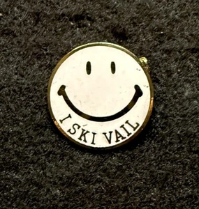 Insignia prendedor cara sonriente I SKI VAIL COLORADO estación de esquí recuerdo solapa de viaje - Imagen 1 de 3