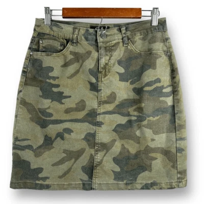 Earl Jean Women's 8 Camoflauge Mini Skirt Classic Green Y2K Gorpcore Grunge - Image 1 of 4