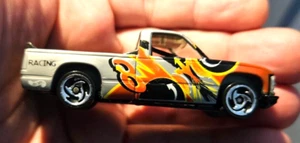 2016 Hot Wheels Chevy 1500 Loose diecast truck Powercharger Racing really kicked - Picture 1 of 5