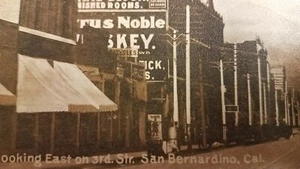 VINTAGE San Bernardino Kalifornien 3. Straße Blick nach Osten Postkarte. - Bild 1 von 3